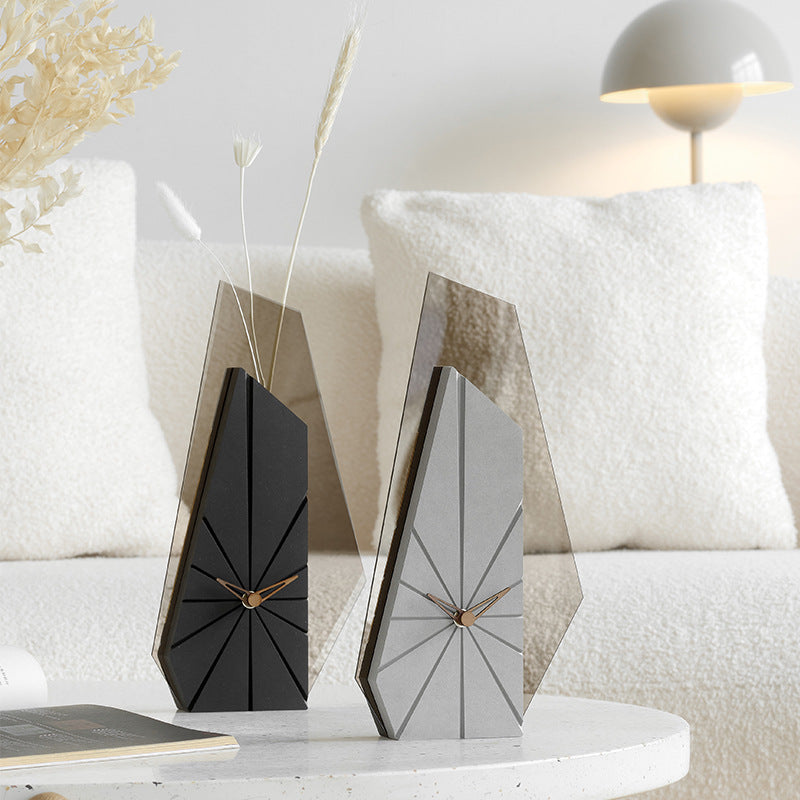 Modern Prism Vase Clock – Geometric Decor with Sleek Design