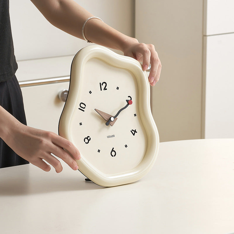 Wavy Aesthetic Table Clock – Retro Art-Inspired Design