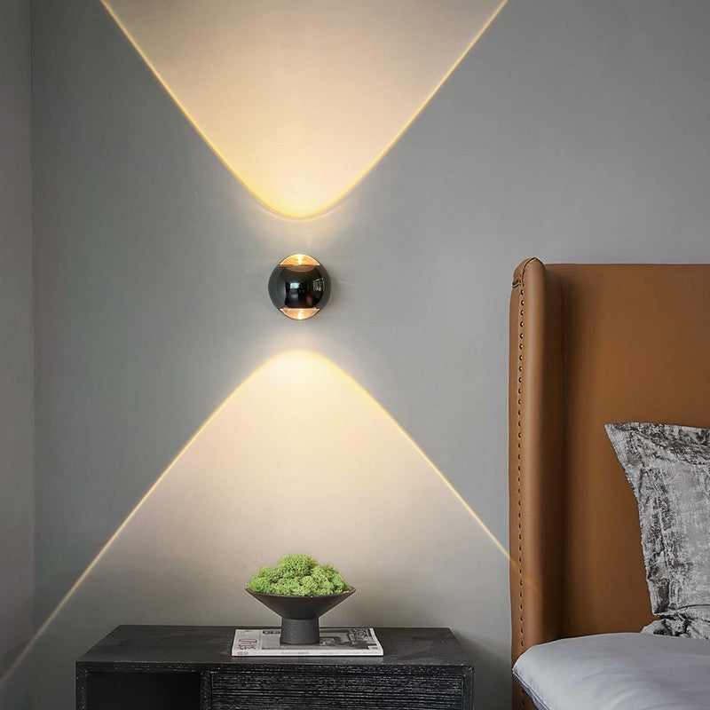 Swivel Radiance Wall Lamp