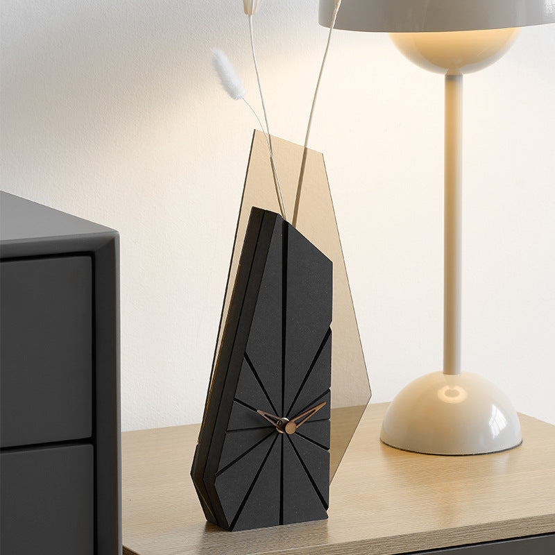 Modern Prism Vase Clock – Geometric Decor with Sleek Design