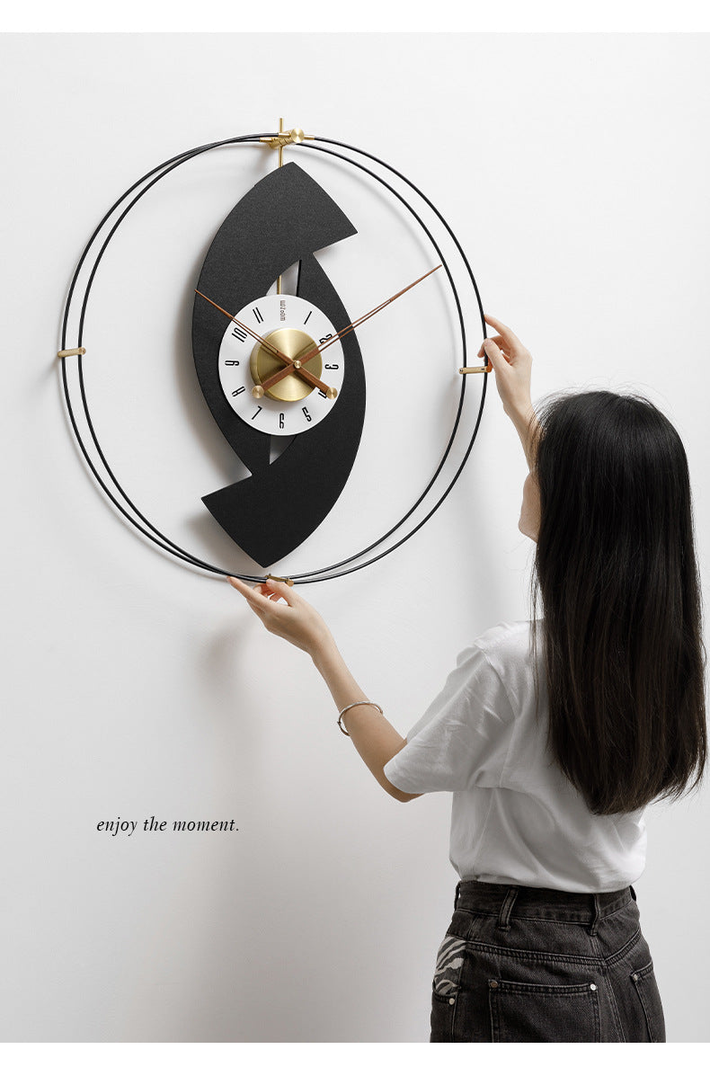 Modern Eclipse Wall Clock – Sleek Statement Timepiece for Contemporary Spaces