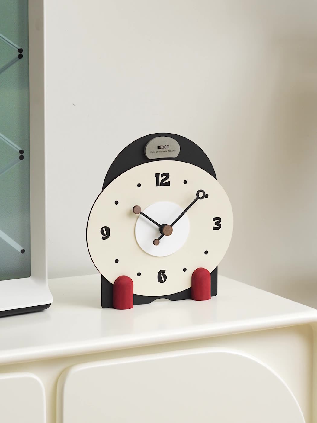 Retro Arch Desk Clock – Unique Minimalist Timepiece for Modern Spaces