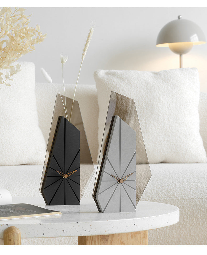 Modern Prism Vase Clock – Geometric Decor with Sleek Design