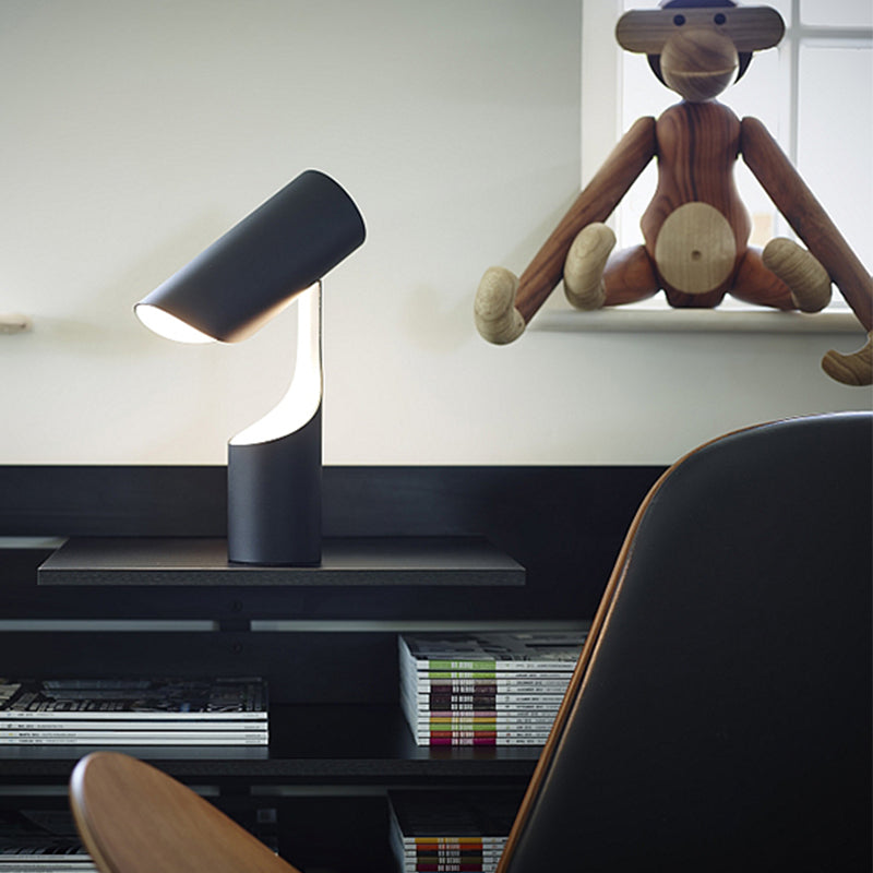 Kulindo Table Lamp with sleek minimalist design and modern LED lighting on LuxusHeim.