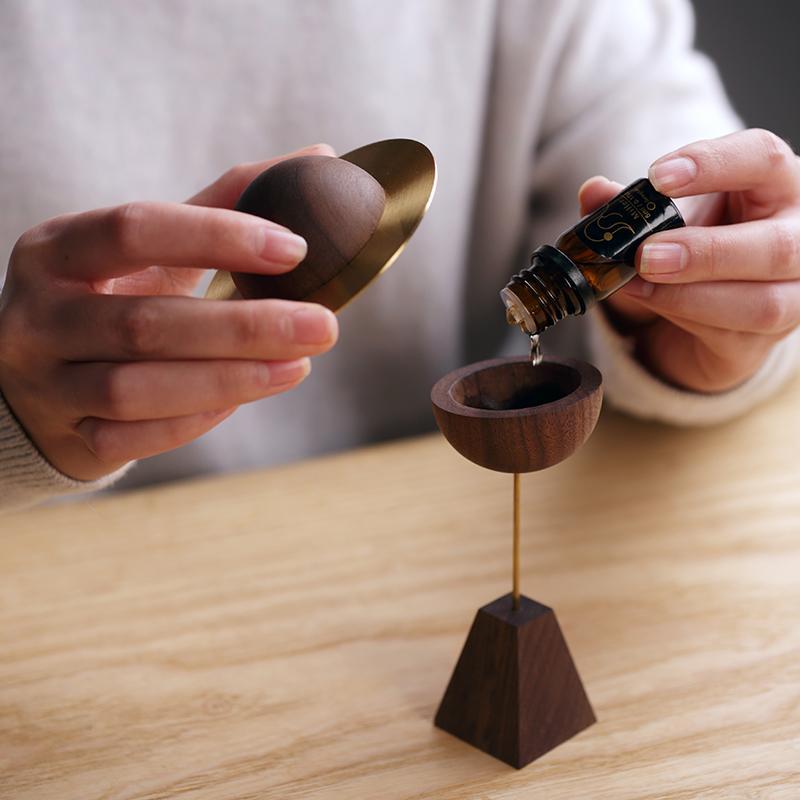 Asteroid Oil Diffuser with Gold-Plated Edges