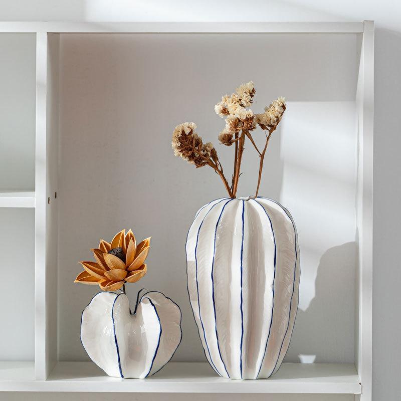 Modish Fruit Vases in Small and Large Sizes - Luxus HeimModish Fruit Vases in Small and Large Sizes - Luxus Heim