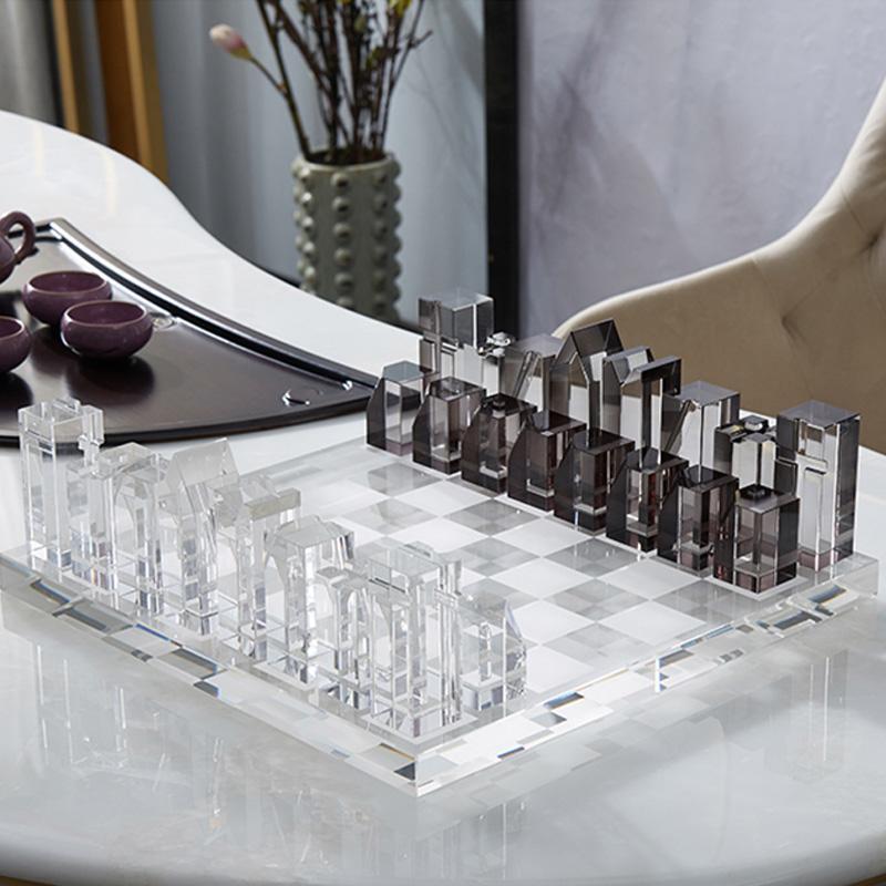 Plexiglass Chess Set with Smoky Chessboard and Clear Pieces - Luxus Heim
