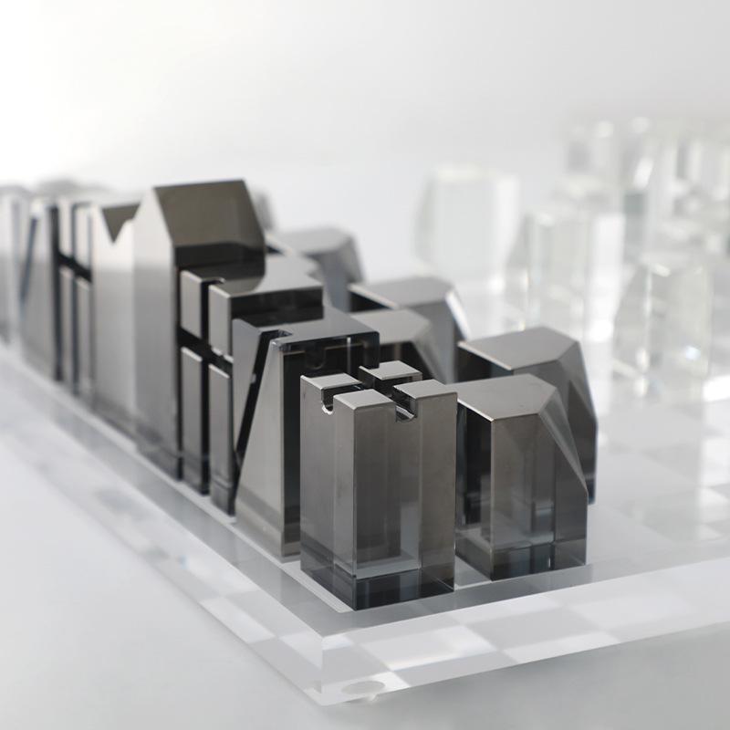 Plexiglass Chess Set with Smoky Chessboard and Clear Pieces - Luxus Heim