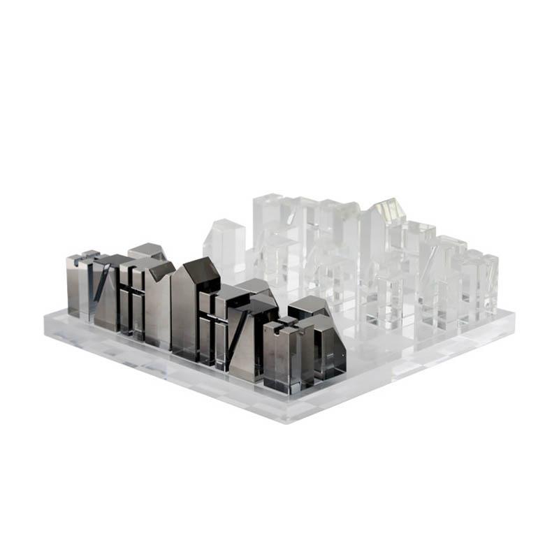Plexiglass Chess Set with Smoky Chessboard and Clear Pieces - Luxus Heim
