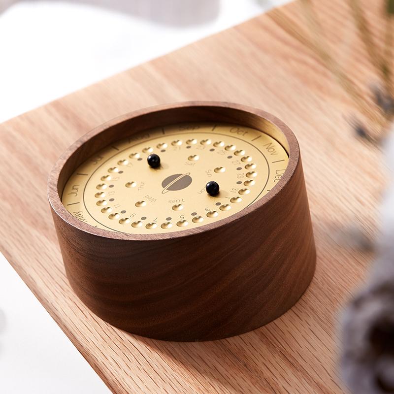 Perpetual Planetary Calendar Made from Black Walnut and Aluminum Alloy - Luxus Heim