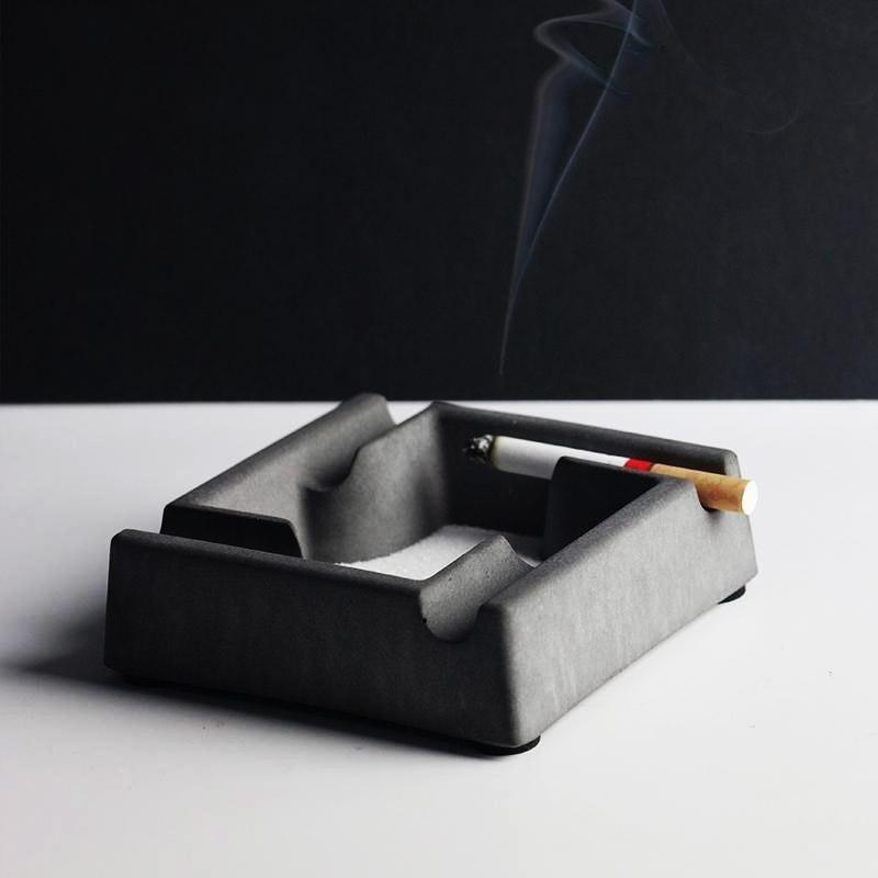 Snowfield Sand Ashtray Made from Concrete with White Sandbag - Luxus Heim