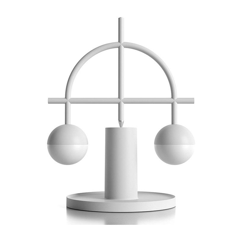 Libra Heng Balance Lamp showcasing a unique balance mechanism and modern design on LuxusHeim